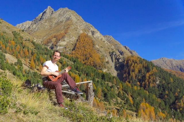 Road trip avec la guitalele dans lesalpes